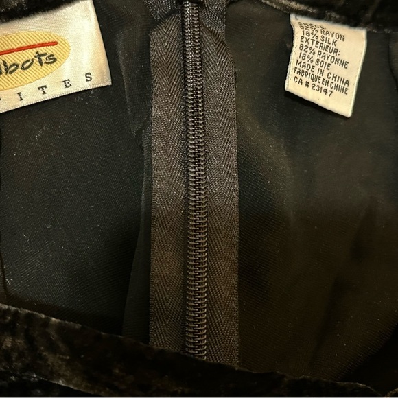 088 Talbots | EUC Vintage 90s Velvet Skirt Paisley Pattern (Silk Blend,size 2) - Picture 5 of 8